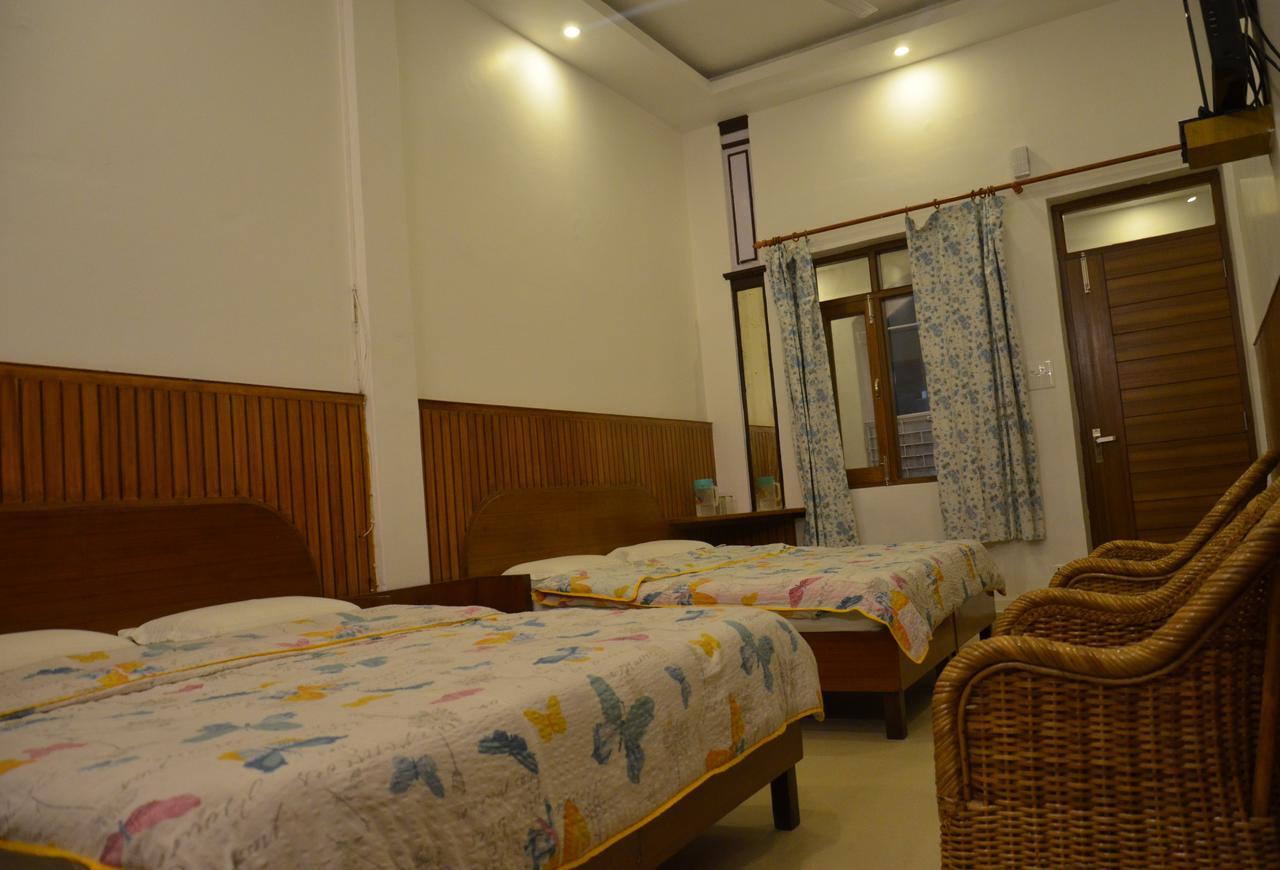 Clarks Hotel Mussoorie Buitenkant foto