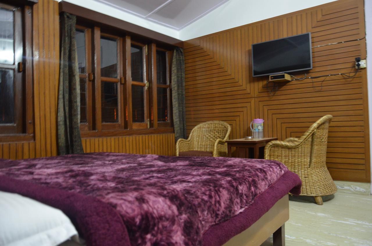 Clarks Hotel Mussoorie Buitenkant foto