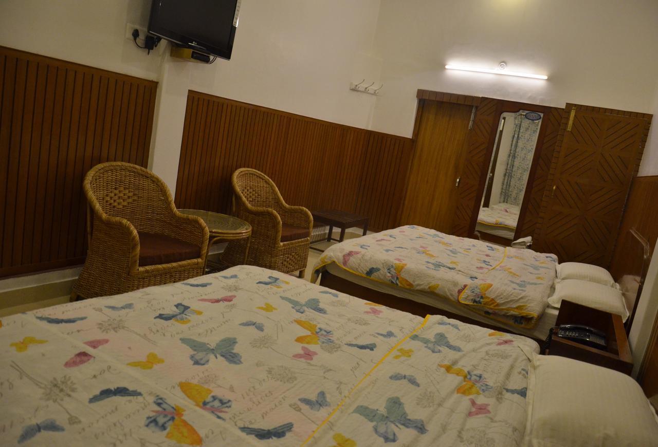 Clarks Hotel Mussoorie Buitenkant foto