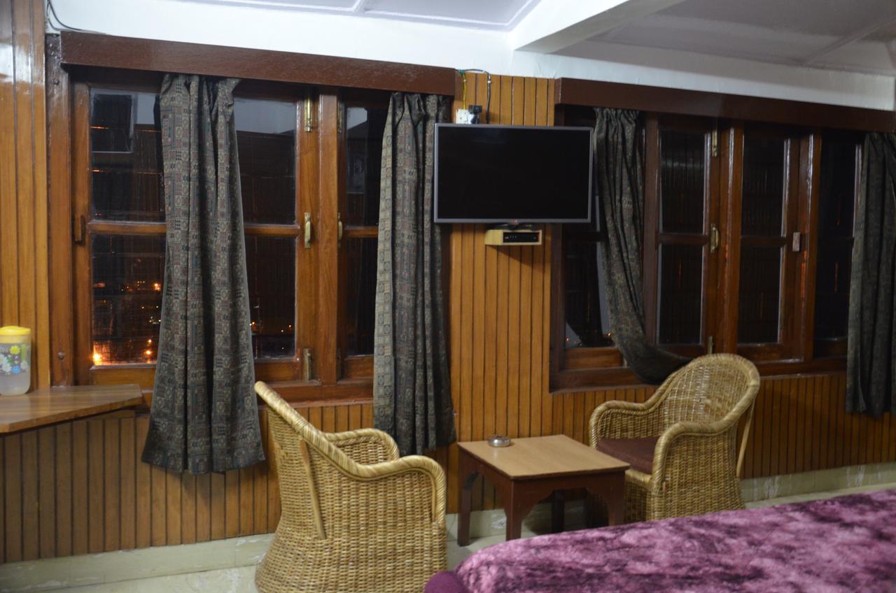 Clarks Hotel Mussoorie Buitenkant foto