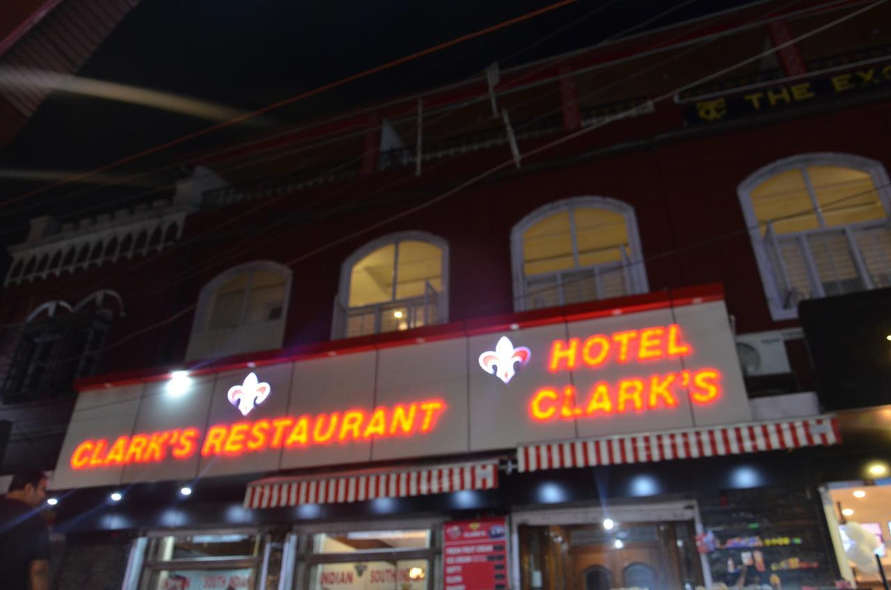 Clarks Hotel Mussoorie Buitenkant foto