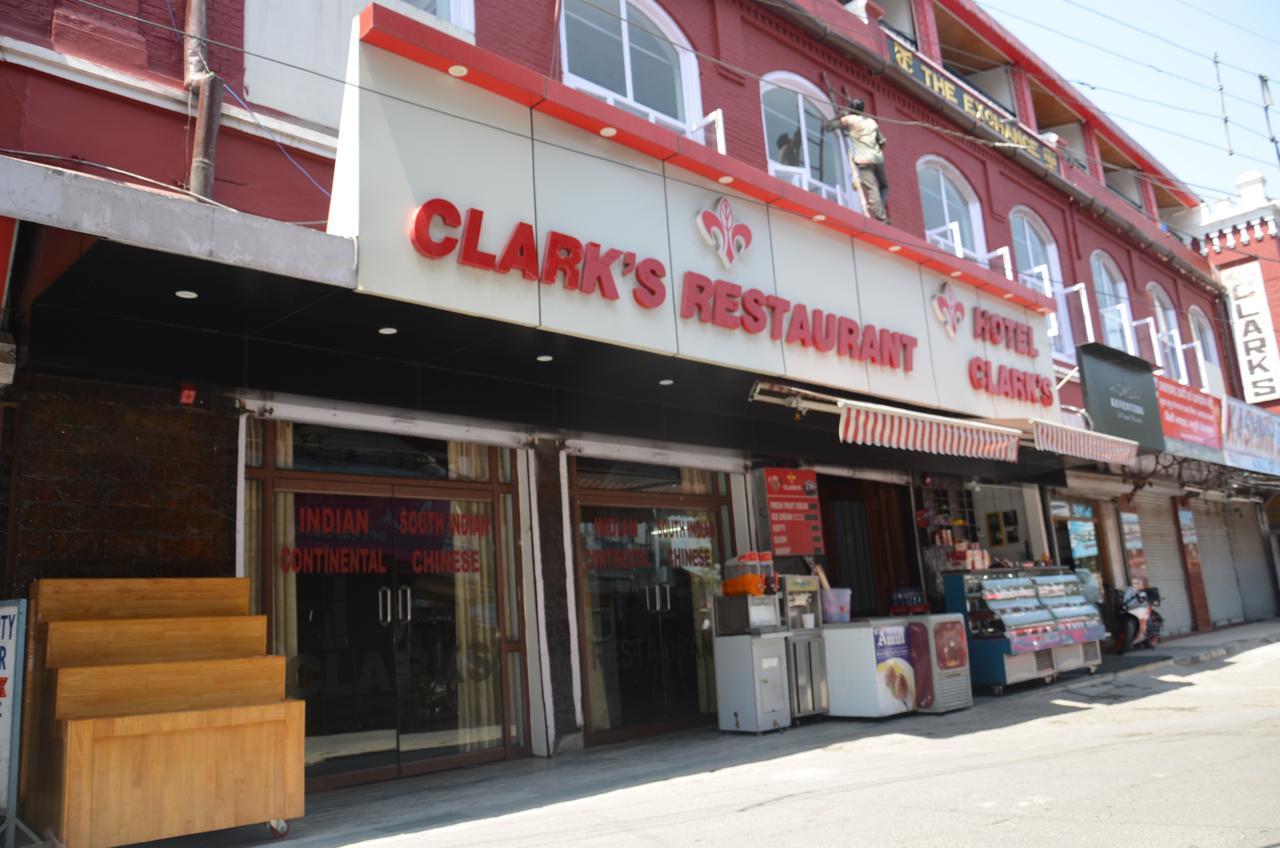 Clarks Hotel Mussoorie Buitenkant foto