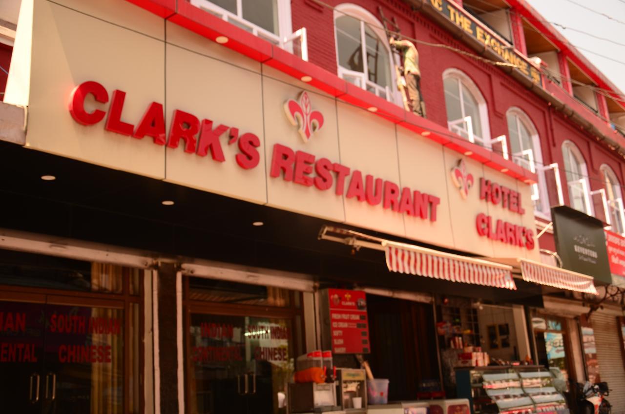 Clarks Hotel Mussoorie Buitenkant foto