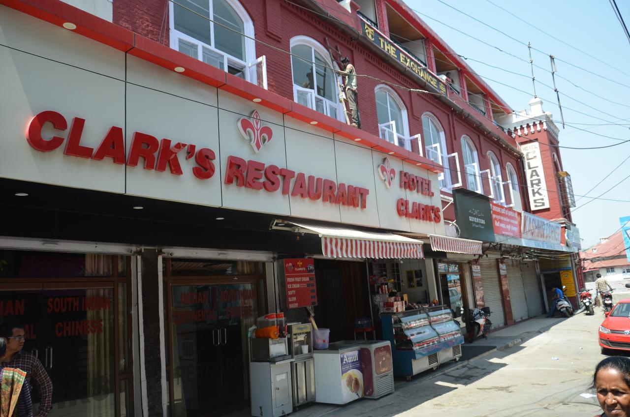 Clarks Hotel Mussoorie Buitenkant foto